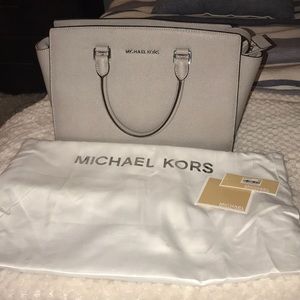 Large Micheal Kors Selma bag
